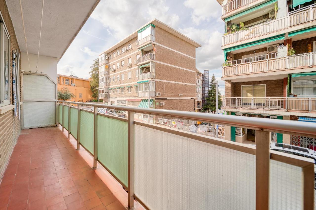 B Casacafe Madrid Pozuelo 2 Bano Fuera De La Habitacion O Compartido Pozuelo de Alarcon Bagian luar foto