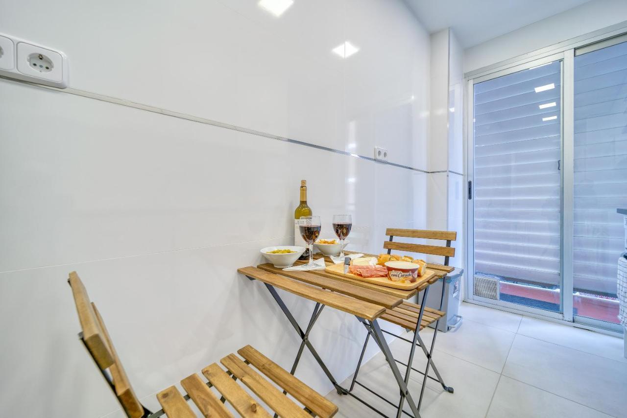 B Casacafe Madrid Pozuelo 2 Bano Fuera De La Habitacion O Compartido Pozuelo de Alarcon Bagian luar foto